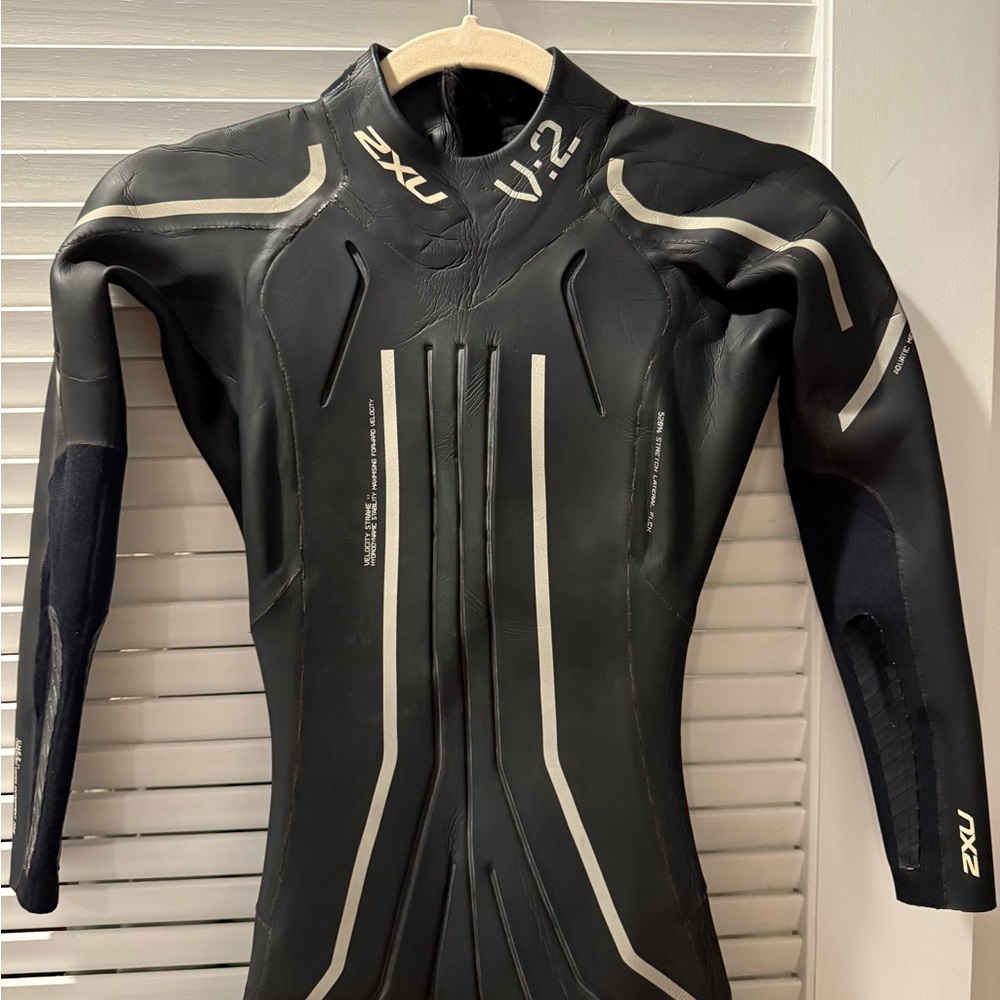 2XU V:2 Velocity Black and Gray Wetsuit